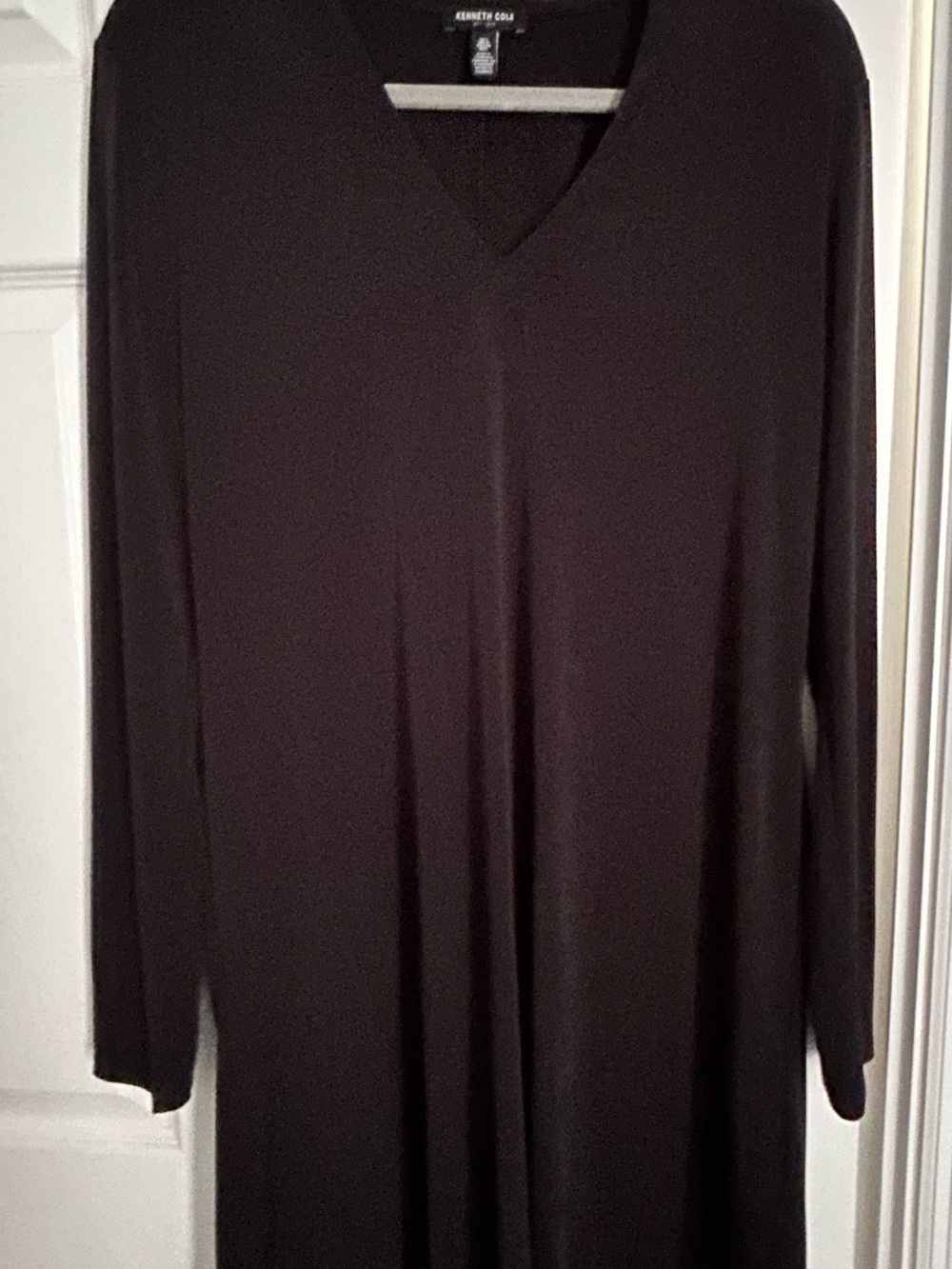 Kenneth Cole women’s  V-Neck dress in Black
